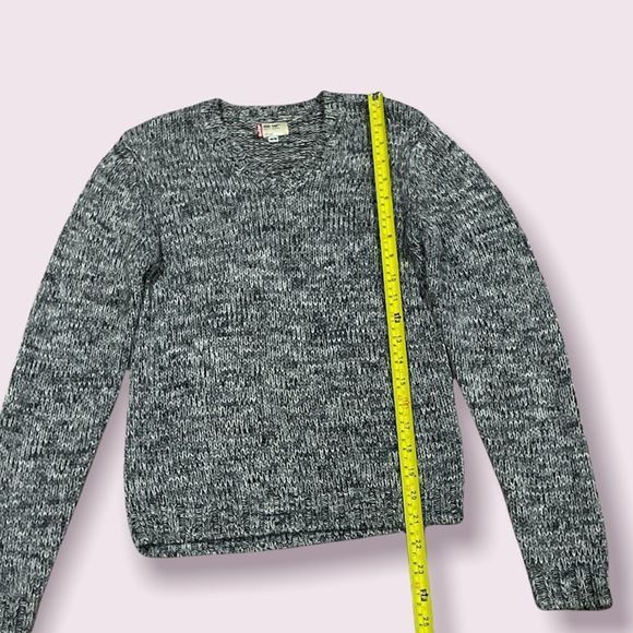 Levi’s red tab knitted sweater size Medium - Picture 3 of 4